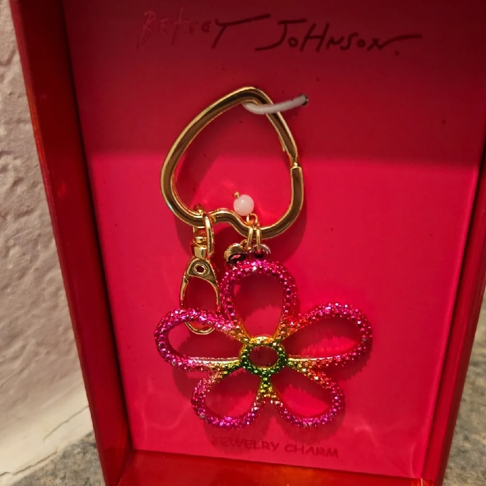Betsey Johnson Pink and Gold Flower Keychain New - Picture 3 of 3